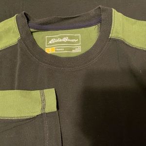 EDDIE BAUER TRAVEX LOOKOUT SPORT ACTIVEWEAR LONG SLEEVE DARK GREEN T-SHIRT SMALL